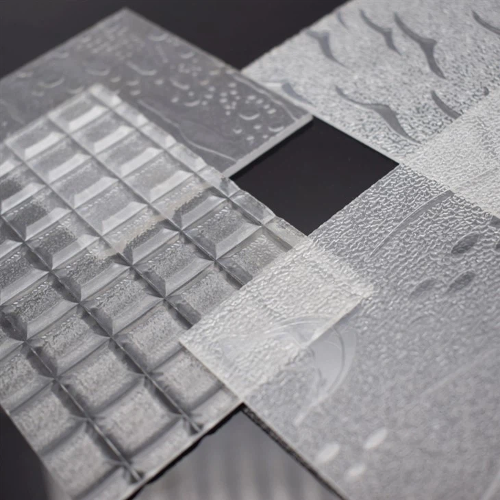 Les panneaux LED UGR<19 sont-ils adaptés aux cages d'escalier ?